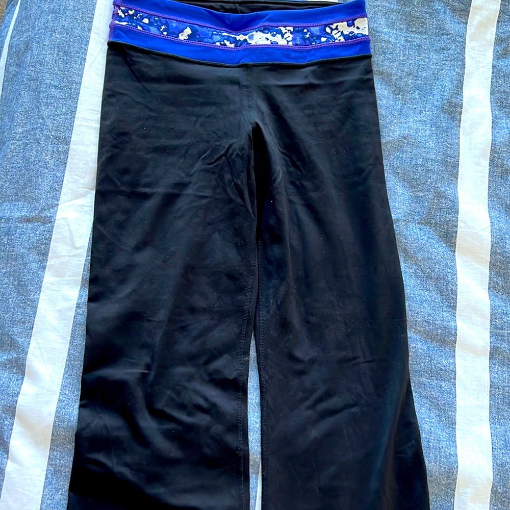 Kirkland Signature Stretchable Reversible Yoga Pants with Flare; Short Small